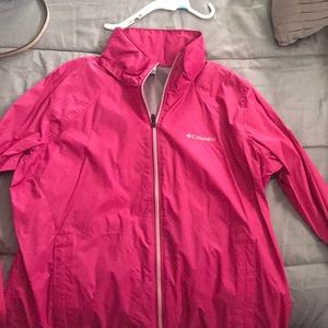 I’m selling a Columbia windbreaker